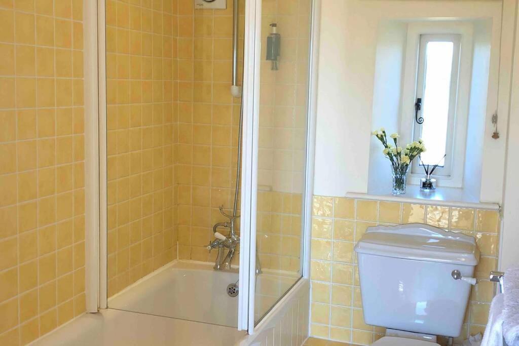 Secluded Romantic Cotswolds Barn - Sleeps 2 To 4 - Near Cirencester - Dog Friendly Villa Kemble Екстериор снимка