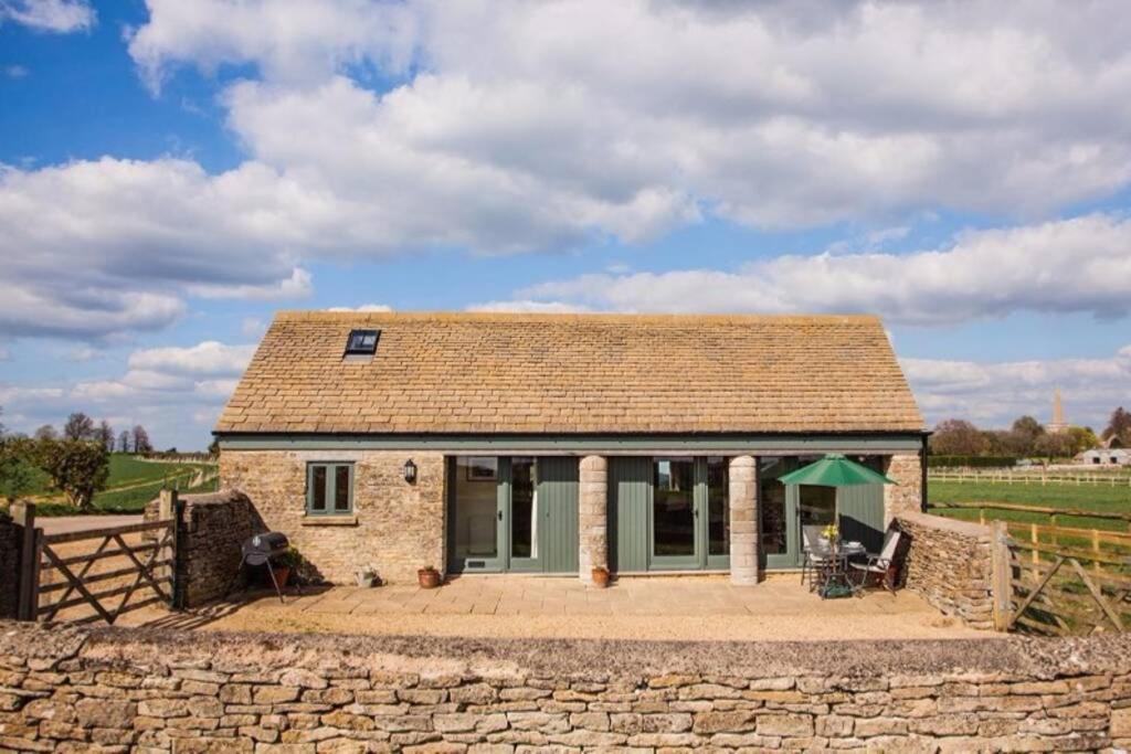 Secluded Romantic Cotswolds Barn - Sleeps 2 To 4 - Near Cirencester - Dog Friendly Villa Kemble Екстериор снимка